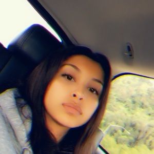 Meet your Posher, Alexis